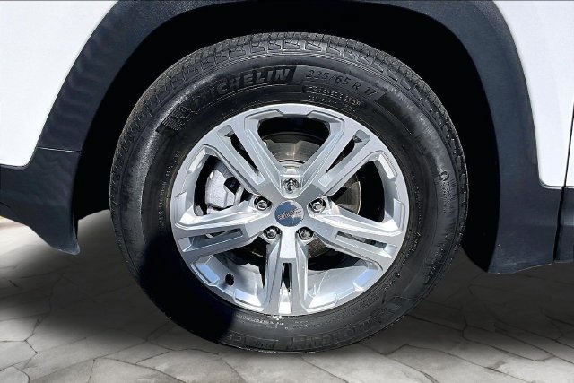 Used 2024 GMC Terrain SLE FWD image 8