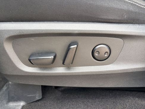 Used 2025 Nissan Pathfinder SV image 22