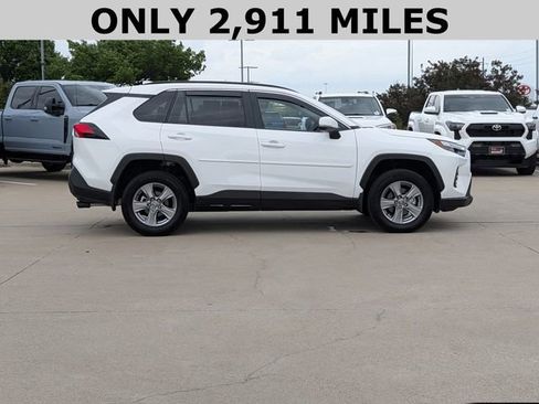Used 2025 Toyota RAV4 XLE FWD image 4