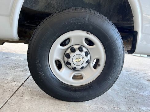 Used 2022 Chevrolet Express 2500 Extended w/ Driver Convenience Package image 11