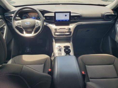 Certified 2023 Ford Explorer XLT RWD image 26