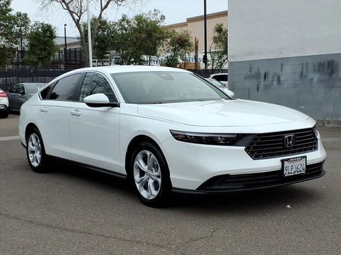 Certified 2024 Honda Accord LX image 3