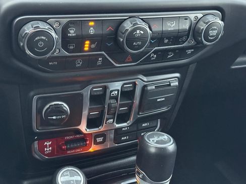 Used 2019 Jeep Wrangler Unlimited Rubicon w/ Uconnect 4C Nav & Sound Group image 20