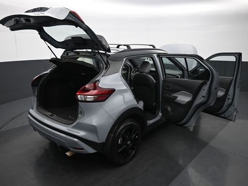 Used 2024 Nissan Kicks SR w/ SR Premium Package image 15