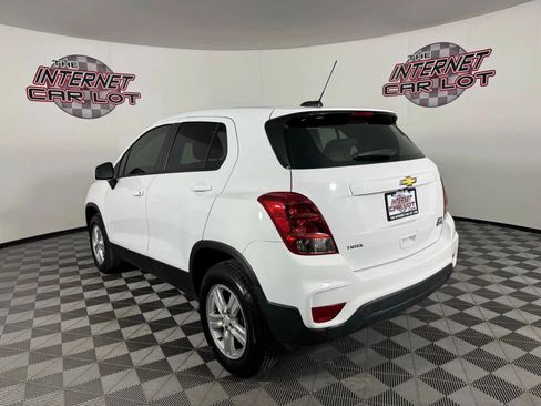 Used 2022 Chevrolet Trax LS w/ Tint and Cruise Package AWD/4WD image 5