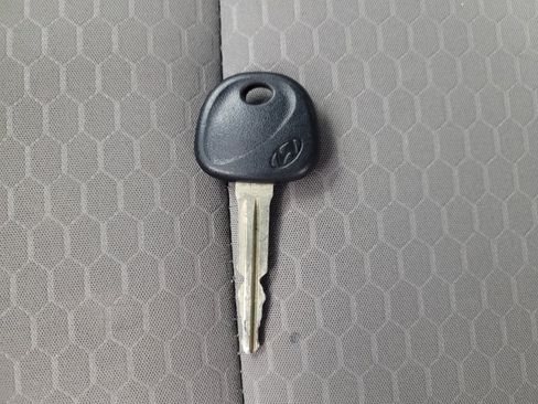 Used 2020 Hyundai Elantra SE image 32