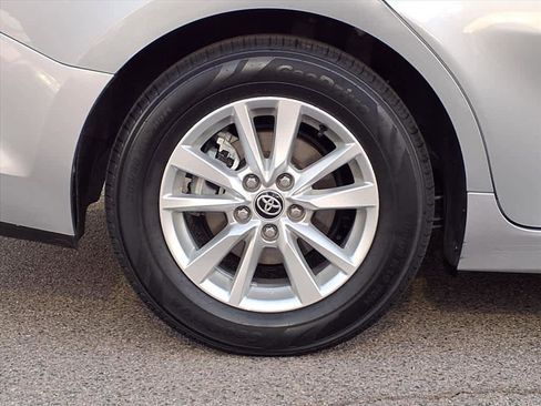 Used 2025 Toyota Camry LE image 7