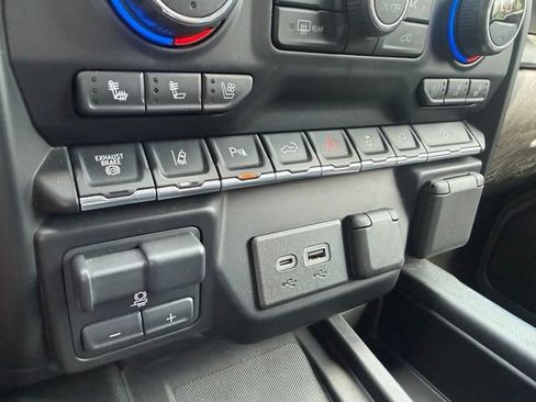 Used 2021 Chevrolet Silverado 2500 LTZ w/ LTZ Premium Package AWD/4WD image 33