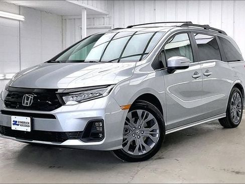Certified 2026 Honda Odyssey Touring image 2