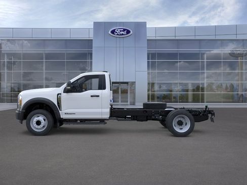 New 2026 Ford F550 2WD Regular Cab Super Duty image 3