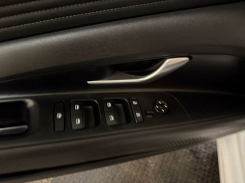 Certified 2023 Hyundai Elantra Limited image 21