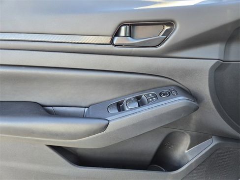 Used 2025 Nissan Altima 2.5 S image 18