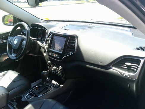 Used 2021 Jeep Cherokee Limited AWD/4WD image 36