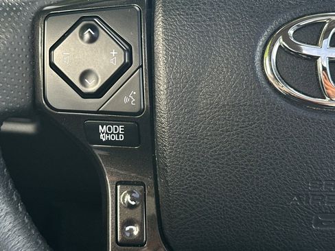 Used 2021 Toyota 4Runner TRD Off-Road Premium w/ Moonroof Package AWD/4WD image 27