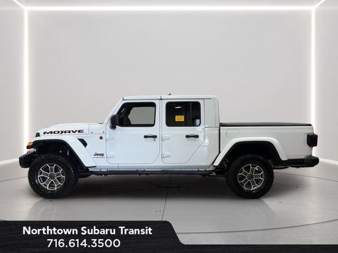 Used 2024 Jeep Gladiator Mojave AWD/4WD image 2