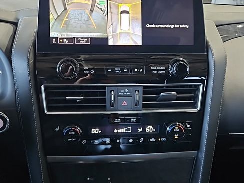 Used 2024 INFINITI QX80 Luxe image 33