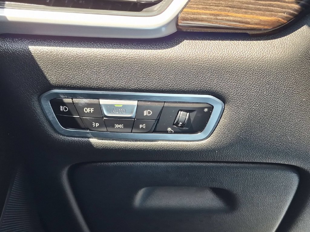 Used 2020 BMW X5 xDrive40i w/ Parking Assistance Package AWD/4WD image 17