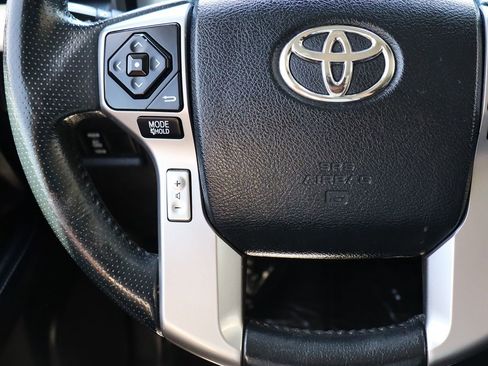 Used 2018 Toyota 4Runner SR5 AWD/4WD image 52
