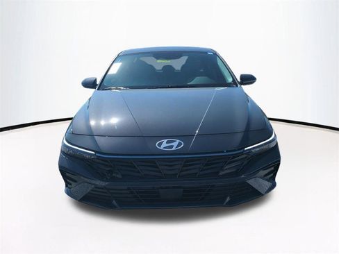 New 2026 Hyundai Elantra Limited image 3