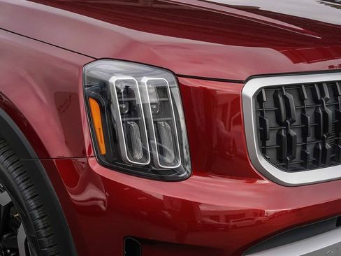 Certified 2023 Kia Telluride EX w/ EX Captain's Chair Package FWD image 11