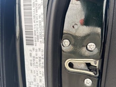 Used 2018 RAM 3500 SLT w/ Snow Chief Group AWD/4WD image 27