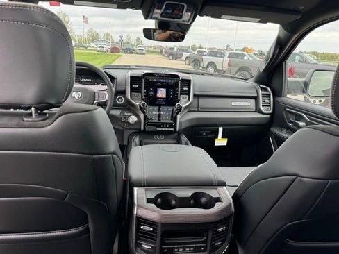 New 2026 RAM 1500 Laramie AWD/4WD image 32