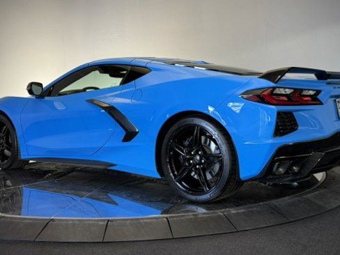 Used 2024 Chevrolet Corvette Stingray Premium Cpe w/ Z51 Performance Package image 23