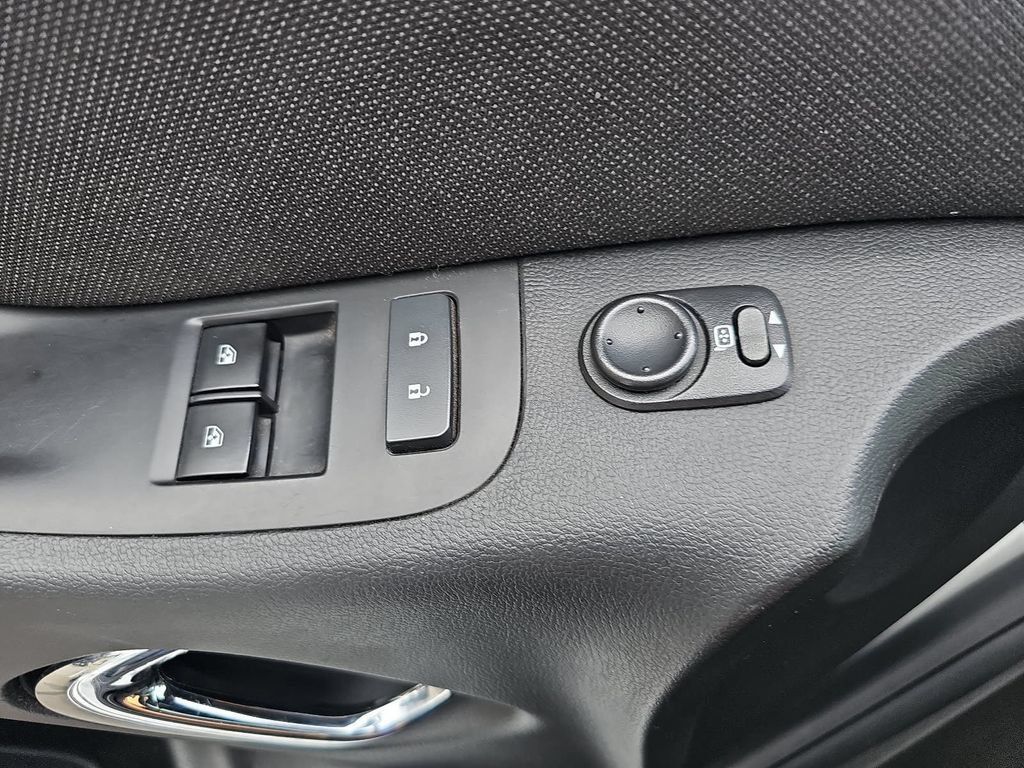 Used 2015 Chevrolet Camaro LT RWD image 27