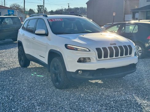 Used 2016 Jeep Cherokee Latitude w/ Comfort/Convenience Group image 3