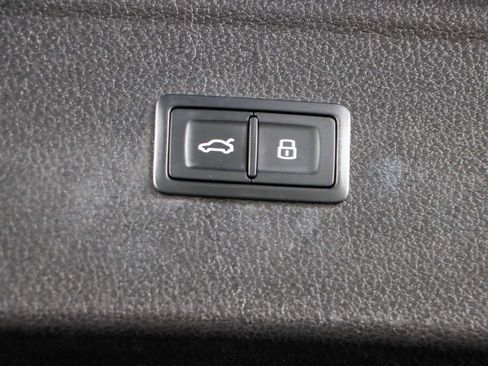 Used 2023 Audi Q5 2.0T Premium w/ Convenience Package image 29