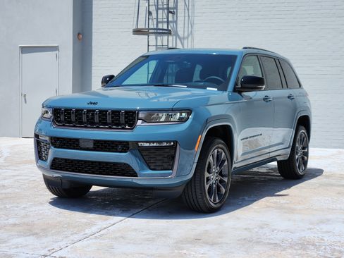 New 2026 Jeep Grand Cherokee Limited AWD/4WD image 2