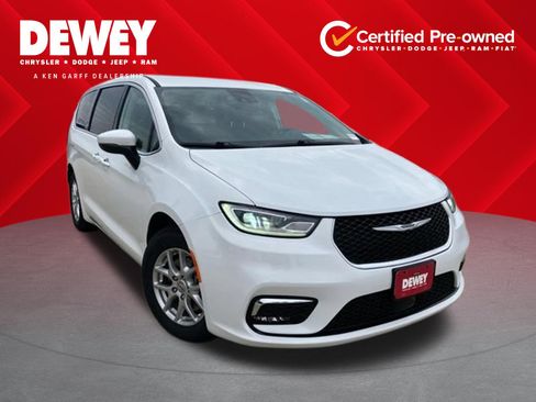 Certified 2023 Chrysler Pacifica Touring-L FWD image 1