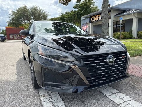 Used 2024 Nissan Altima 2.5 SR image 2