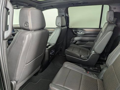 Used 2023 Chevrolet Suburban High Country image 22