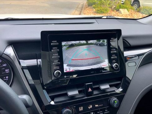 Used 2021 Toyota Camry SE w/ Convenience Package image 10