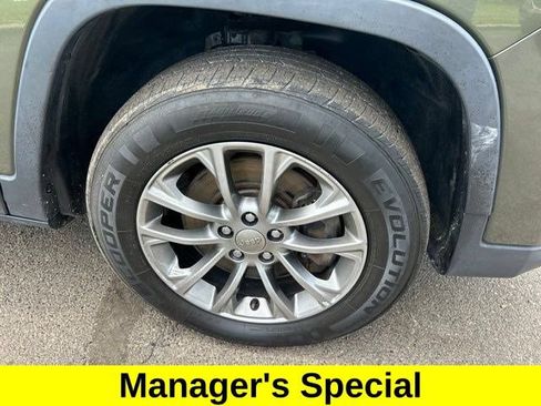 Used 2019 Jeep Cherokee Latitude Plus AWD/4WD image 49