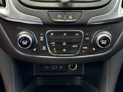 Used 2022 Chevrolet Equinox LT image 28