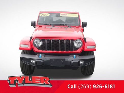 Used 2024 Jeep Wrangler Unlimited AWD/4WD image 2
