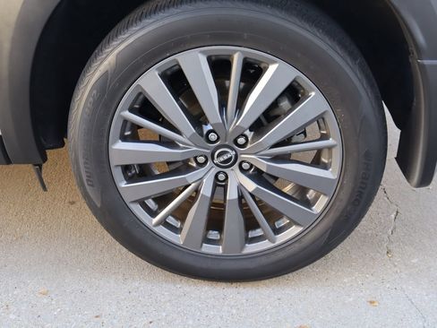 Used 2024 Nissan Pathfinder SL w/ SL Premium Package FWD image 31