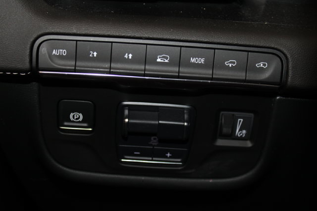 Used 2024 Cadillac Escalade Premium Luxury w/ Performance Package AWD/4WD image 26