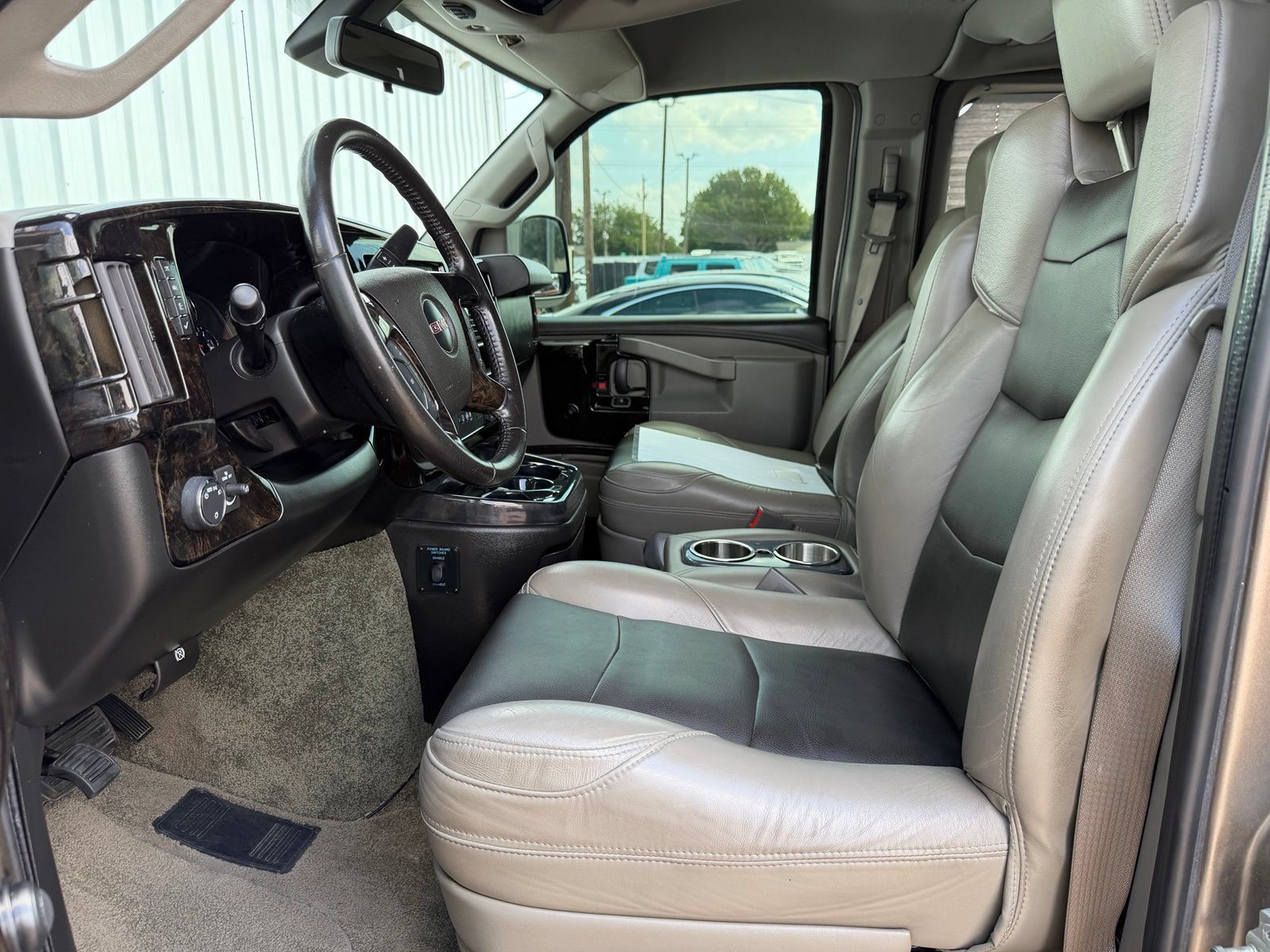 Used 2020 GMC Savana 2500 Extended w/ Enhanced Convenience Package RWD image 28