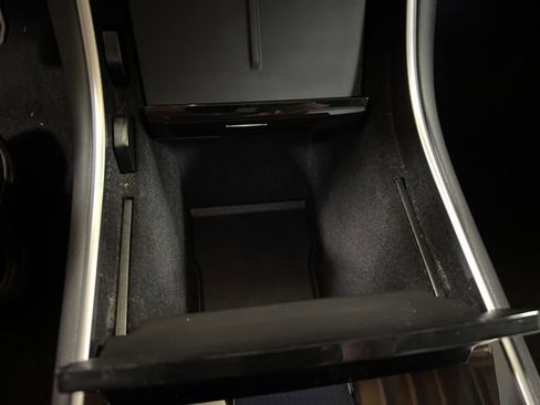 Used 2021 Tesla Model Y Long Range image 25