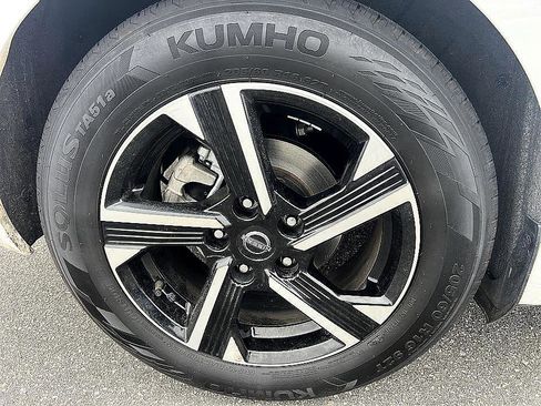 Certified 2024 Nissan Sentra SV image 11