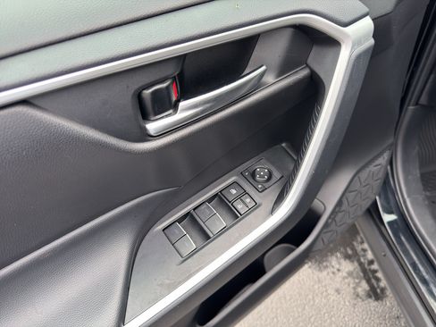 Certified 2025 Toyota RAV4 XLE AWD/4WD image 11