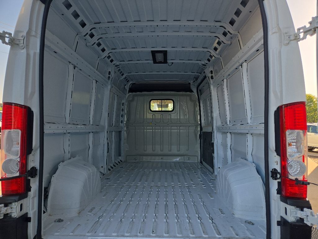 Used 2025 RAM ProMaster 2500 w/ Convenience Group FWD image 90