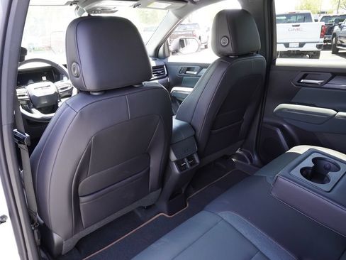New 2026 GMC Terrain AT4 w/ Technology Package II AWD/4WD image 12