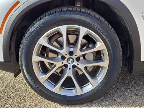 Certified 2022 BMW X5 xDrive40i w/ Luxury Seating Package image 11