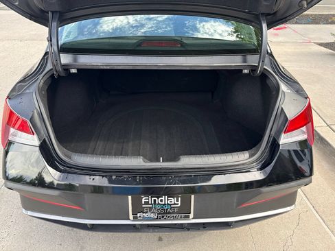 Used 2024 Hyundai Elantra SEL FWD image 7