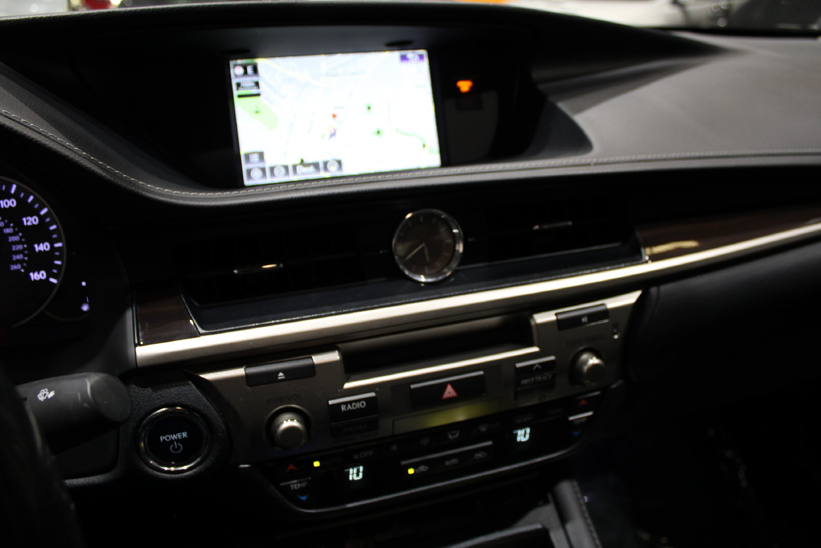 Used 2018 Lexus ES 300h w/ Navigation Package FWD image 28