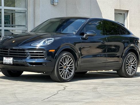 Used 2023 Porsche Cayenne Platinum Edition image 10